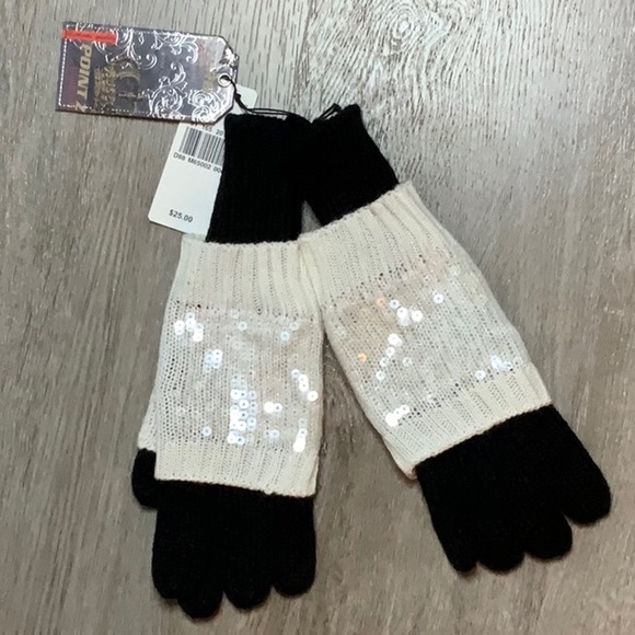 NWT Point Zero Cream and Black Sequenced Knit Gloves - Picture 1 of 3